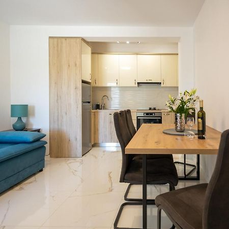 Apartment Iva Vrana  Exteriör bild